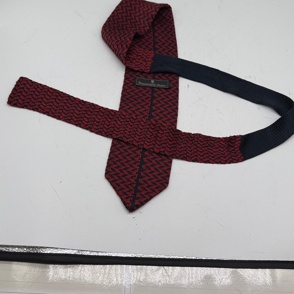 Ermenegildo Zegna Red and Black Knit Tie